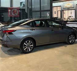 نيسان فيرسا